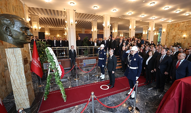 Saat Dokuzu Beş Geçe İstanbul Metrosu