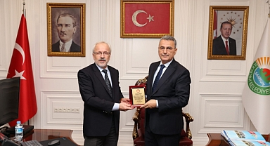 Samsun Yazarlar Derneği’nden İlkadım Belediye Başkanı İhsan Kurnaz’a Ziyaret