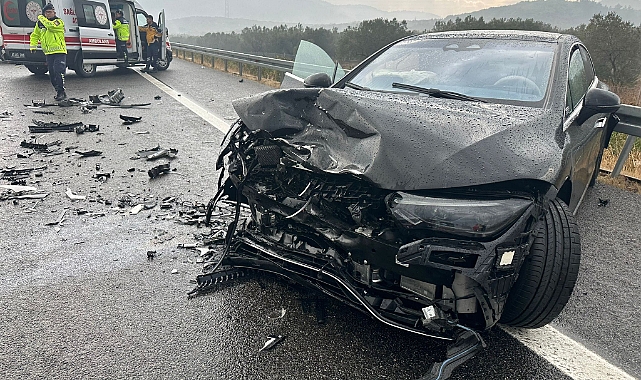 Yağışlı Ve Sisli Hava Manisa’da Kazalara Yol Açtı