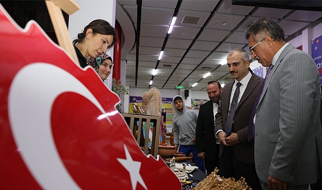 Çayırovalı Özel Bireylerin Hünerleri Ayakta Alkışlandı