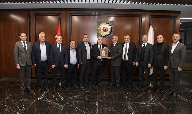Murzioğlu’ndan Personeline Teşekkür Plaketi