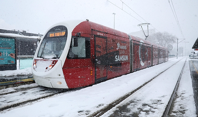 Büyükşehir’den Yoğun Kar Yağışına Rağmen Kesintisiz Ulaşım