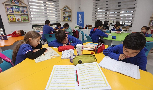 Canik'te 1648 Öğrenci Kitapla Buluştu
