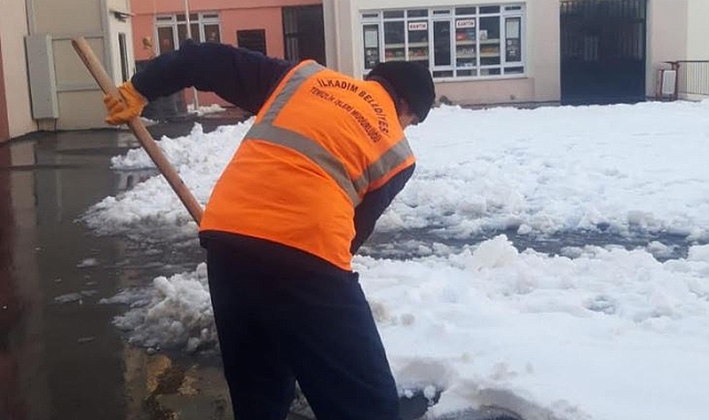 İlkadım Belediyesi'nden Eğitime Kar Engeline Anında Müdahale!