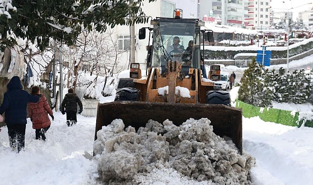 İlkadım'da Karla Mücadele Çalışmaları Hız Kesmeden Sürüyor