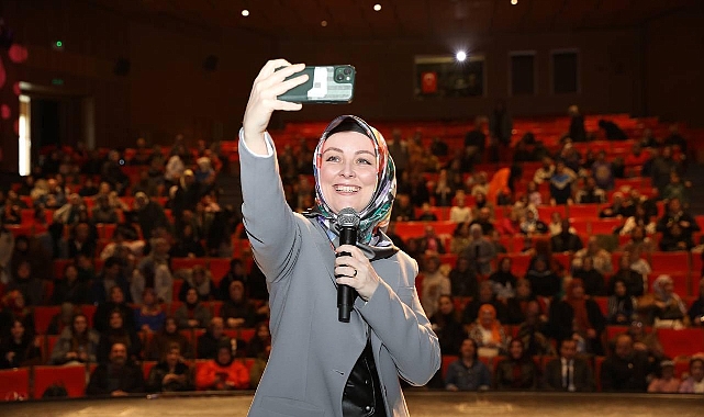 Psikolog-Yazar Hatice Kübra Tongar Samsunlularla Buluştu