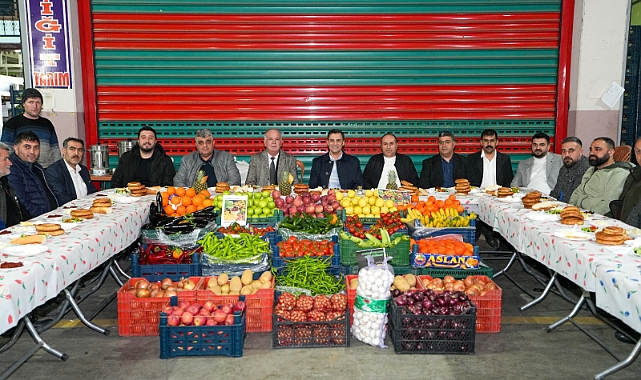 Başkan Ferdi Zeyrek Sahurda Hal Esnafıyla Buluştu