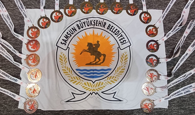 BÜYÜKŞEHİR’İN SPORCULARI SAMSUN’U GURURLANDIRDI