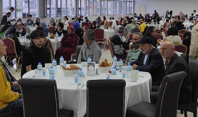 İzmir İHH'dan Yetim Çocuklar İçin Geleneksel İftar Buluşması