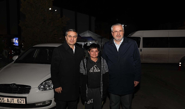 Kaymakam Altınpınar ve Başkan Kılıç, İftar Çadırında Vatandaşlar ile Bir Araya Geldi