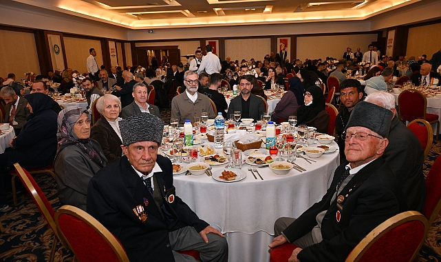 Manisa Büyükşehir Belediyesi Ramazan’ın Son İftarında Şehit Aileleri ve Gazileri Ağırladı
