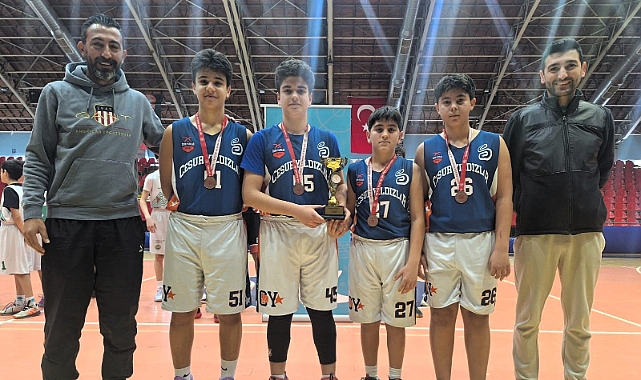 MANİSA'DA OKUL SPORLARI BADMINTON VE 3X3 BASKETBOL MÜSABAKALARI SONA ERDİ