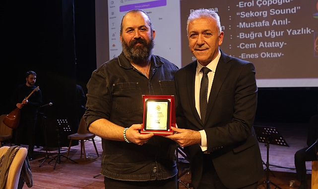 Usta Sanatçı Ercan Aydın Ata Sahne’de Sevenleriyle Buluştu
