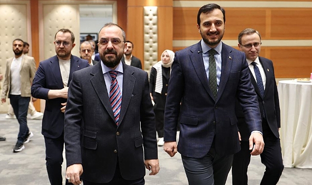 AK Parti İstanbul'dan Teşkilatlara Dijital Medya Hamlesi
