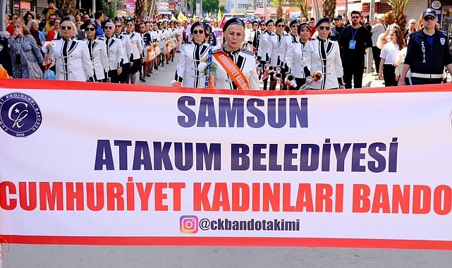Atakum Cumhuriyet Kadınları Bandosu Portakal Çiçeği Karnavalı’nda Sahne Aldı