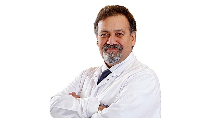 İzmir'de Ento KBB'nin Başarılı Doktoru Op. Dr. Denizhan Özkaya ile 3D Simülasyonla Rinoplasti Deneyimi