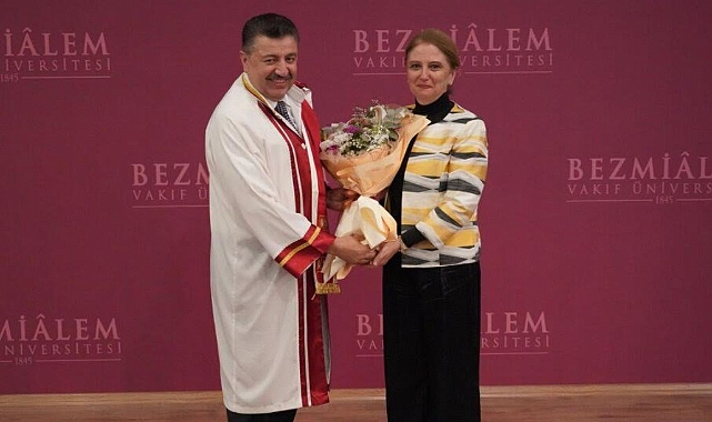 Bezmiâlem’de Rektörlük Görevi Prof. Dr. Adem Akçakaya’ya Devredildi