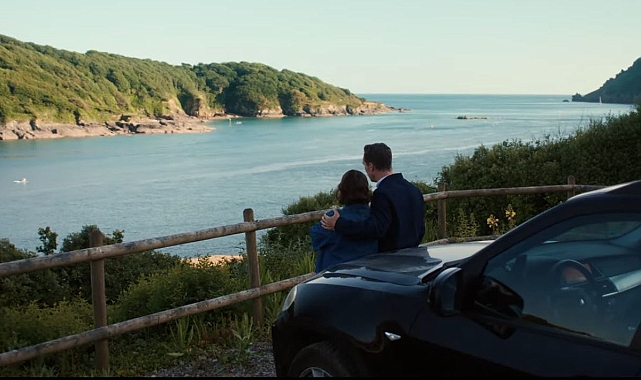 Güller Filminden İlk Fragman Geldi: Olivia Colman ve Benedict Cumberbatch Aynı Ekranda