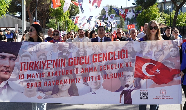 Manisa’da Gençlik Haftası Coşkusu Başladı: 19 Mayıs Kutlamaları Marşlarla Yürüyüşle Taçlandı