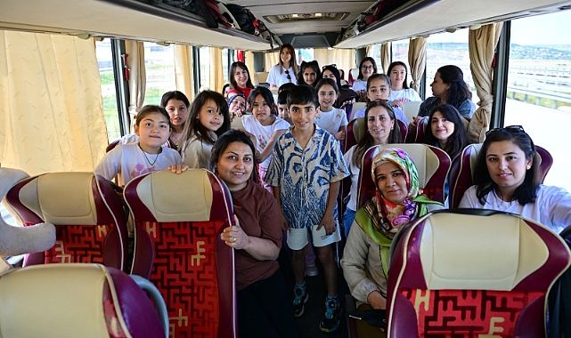 Manisalı Çocuklar Cumhuriyet’in 100. Yıl Hikayesiyle Zorlu PSM Sahnesinde Buluştu