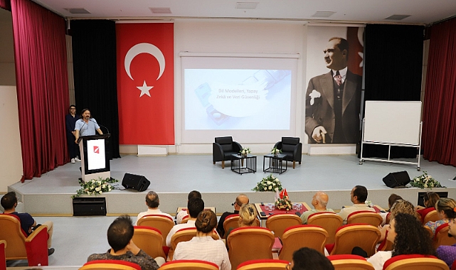 İKÇÜ BİO’da 'Yapay Zekâ ve Veri Güvenliği' Masaya Yatırıldı