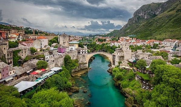 İzmir’den Çıkan Yolculuklar: Balkanlar ve Günübirlik Keşifler