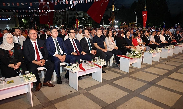 Burdur’da 15 Temmuz Demokrasi ve Millî Birlik Günü Cumhuriyet Meydanı’nda Coşkuyla Kutlandı