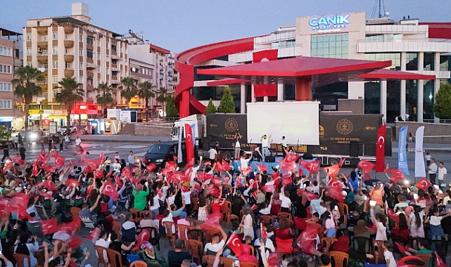 Canik’te Açık Hava Konser ve Sinema Gecesi Coşkusu