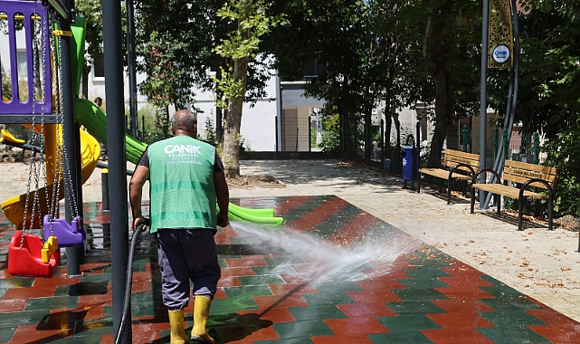 Canik’te Parklar Bakımlı ve Tertemiz