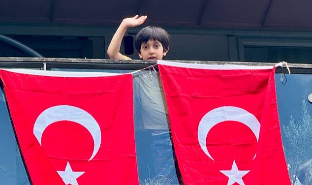 Cumhurbaşkanı Erdoğan’ın Bayrak Çağrısına İstanbul’dan Anlamlı Yanıt