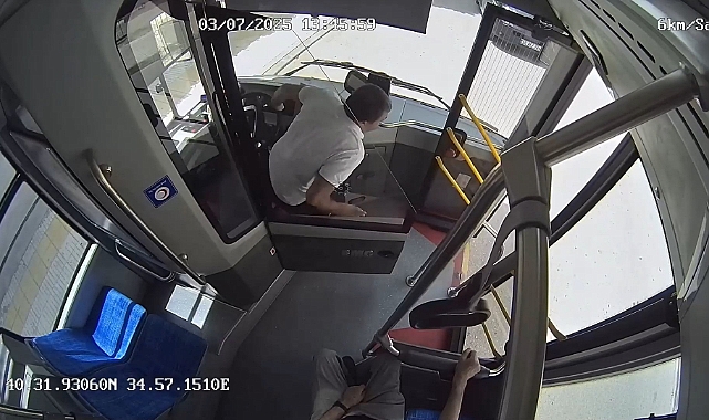 Halk Otobüsü Şoförünün Dikkati Kazayı Son Anda Önledi