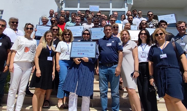 İzmir’de Erasmus+ Çalıştayında Meslek Lisesi Öğrencilerinden Yenilikçi Projeler