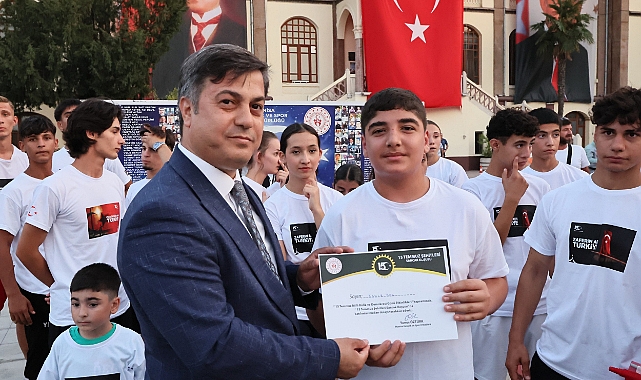 Manisa'da 15 Temmuz Sancak Koşusu Coşkuyla Gerçekleştirildi