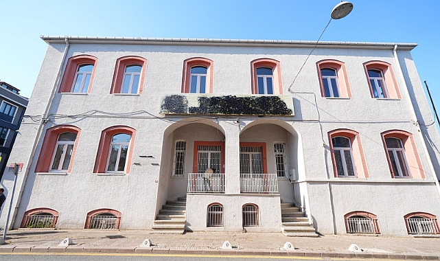 Üsküdar Belediyesi Ensar Vakfı'na Tahsisli Binayı Geri Aldı