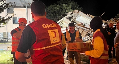 Kızılay’dan Sındırgı Depremi Sonrası Afetzedelere Sıcak Yemek Desteği