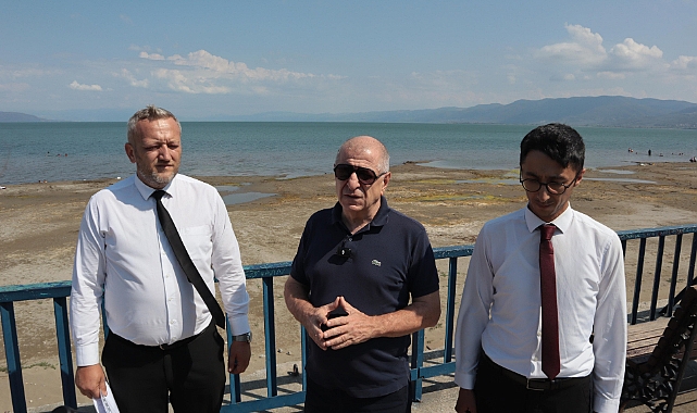 Ümit Özdağ’dan İznik Gölü Uyarısı: “Bir Doğa Felaketi Yaşanıyor”