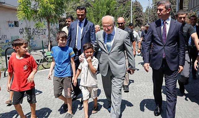 Vali Köşger, Kur’an kursu öğrencileriyle Anadolu Camii’nde buluştu