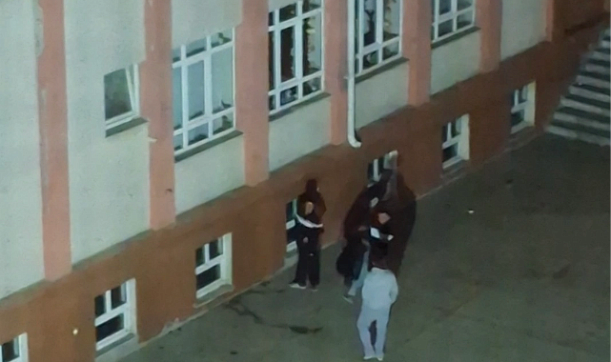 Keşan'da okul avlusu gece buluşma noktası oldu, mahalleli isyan etti