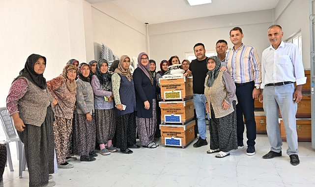 Manisa Büyükşehir’den kadınlara arıcılık desteği: 96 kovan dağıtıldı