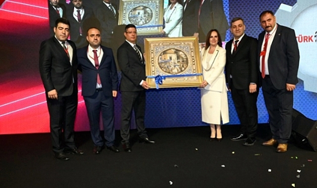 Türk Metal-Sen Bursa'da Selda Tekman'a güvenoyu