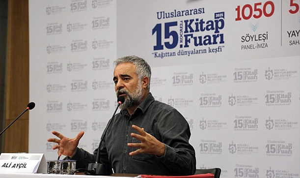 Ali Ayçil Kocaeli Kitap Fuarı’nda: 'Her alanda açık olun'