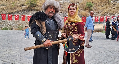 3 Ekim Dünya Türkçülük Günü: Birliğimiz, Dirliğimizdir!
