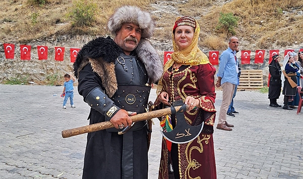 3 Ekim Dünya Türkçülük Günü: Birliğimiz, Dirliğimizdir!