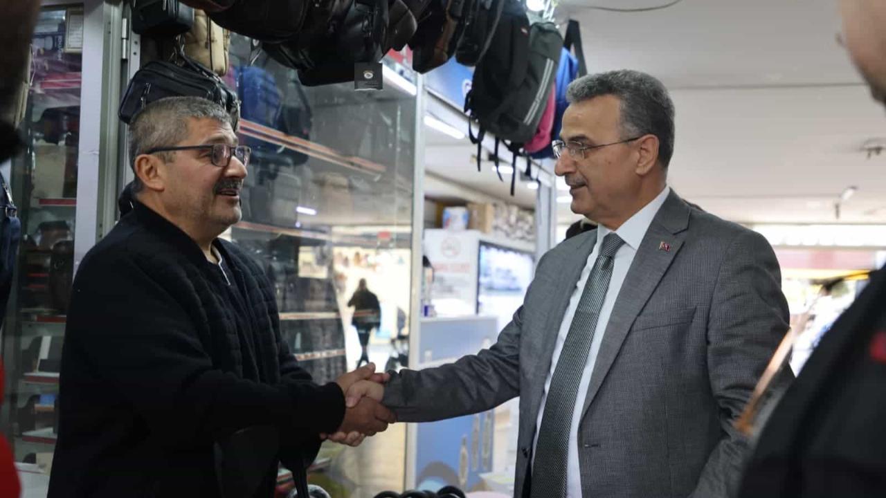 Başkan İhsan Kurnaz, esnaf ve vatandaşla iç içe buluşmalarını sürdürüyor