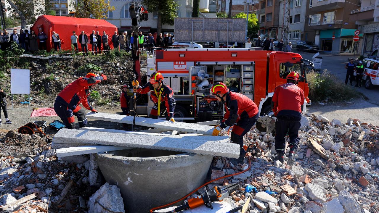 Büyükşehir’den Nefes Kesen Deprem Tatbikatı