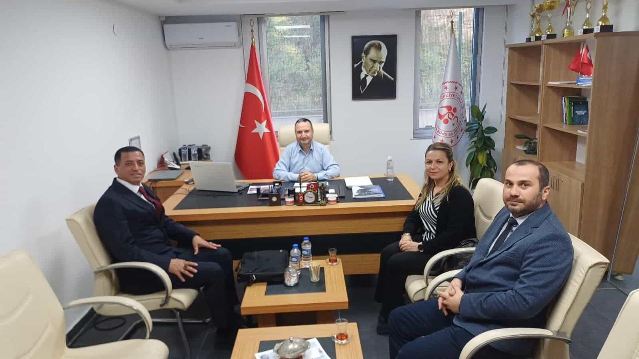 DMS Samsun İl Başkanı Fevzi Gül, Turgut Özal Öğrenci Yurdu ziyaretinde üyelerle bir araya geldi.