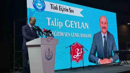 Kerkük’te Türkmen Gençlere Türkçe Sertifikası: 'Türkmeneli Türktür; Kerkük Türk’ün Öz Yurdudur'