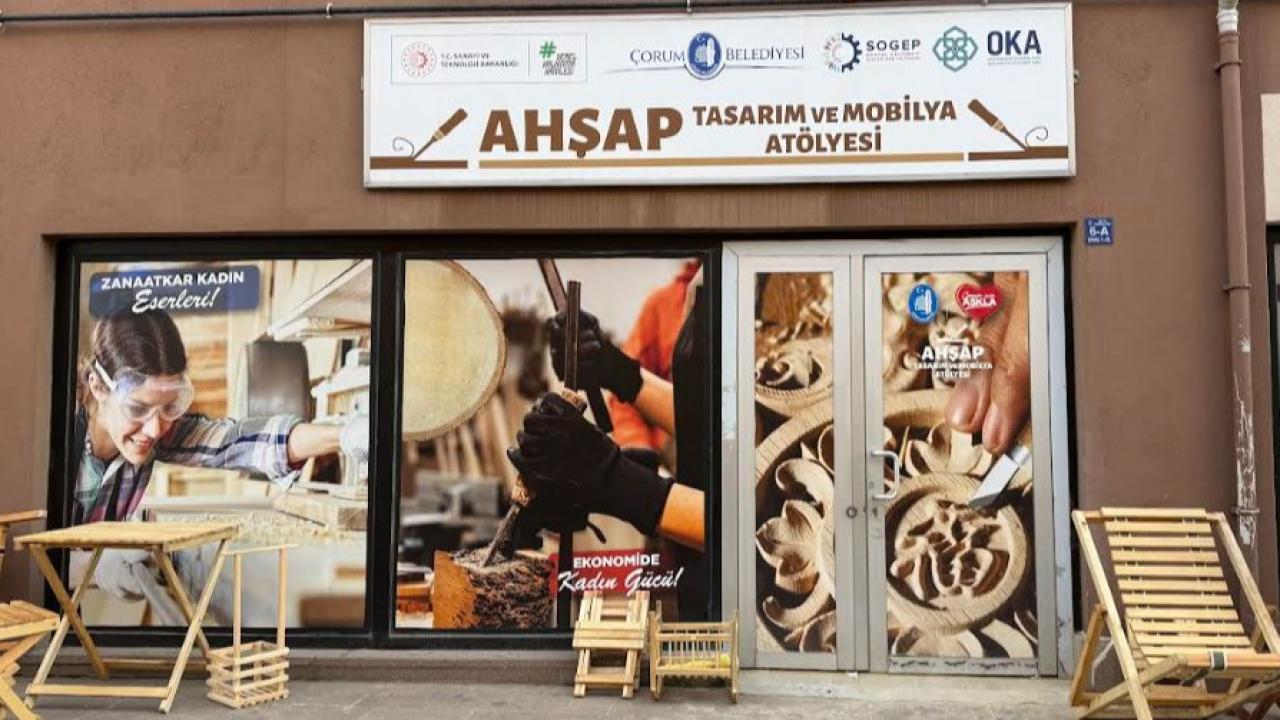 Kadın Eli Ahşabı Sanata Dönüştürüyor