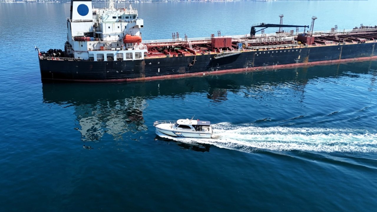Kocaeli'de 7 bin 90 metreküp atık denizden ayrıştırıldı