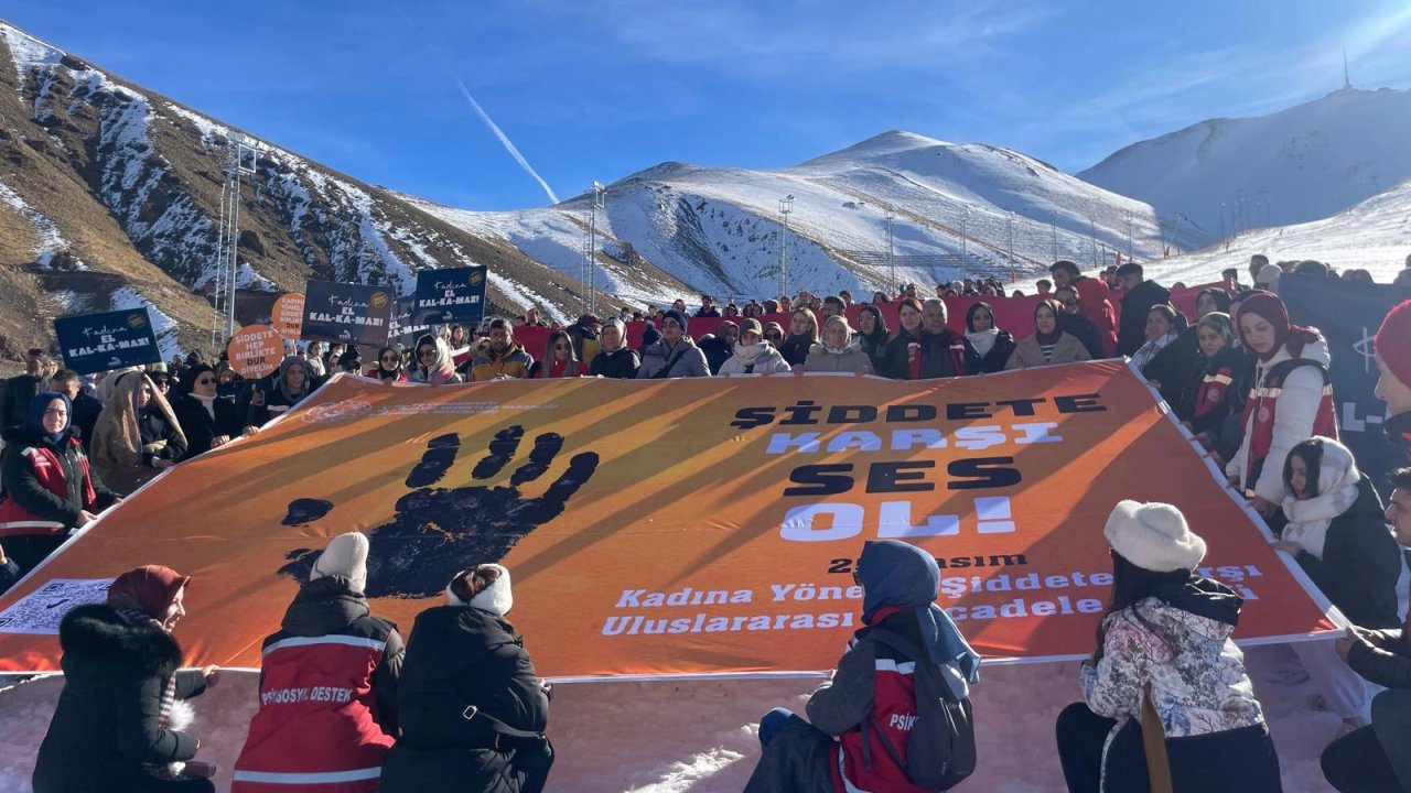 Erzurum’da kadına yönelik şiddete karşı farkındalık yürüyüşü